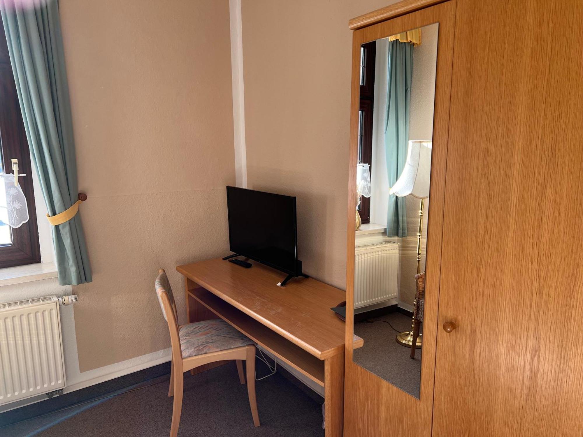 Gasthof Und Pension Hammerschaenke Wildenthal Room photo