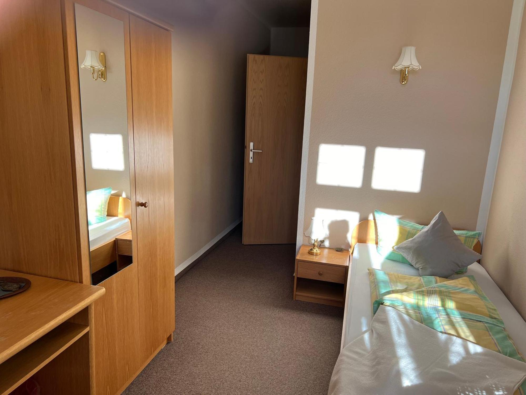 Gasthof Und Pension Hammerschaenke Wildenthal Room photo