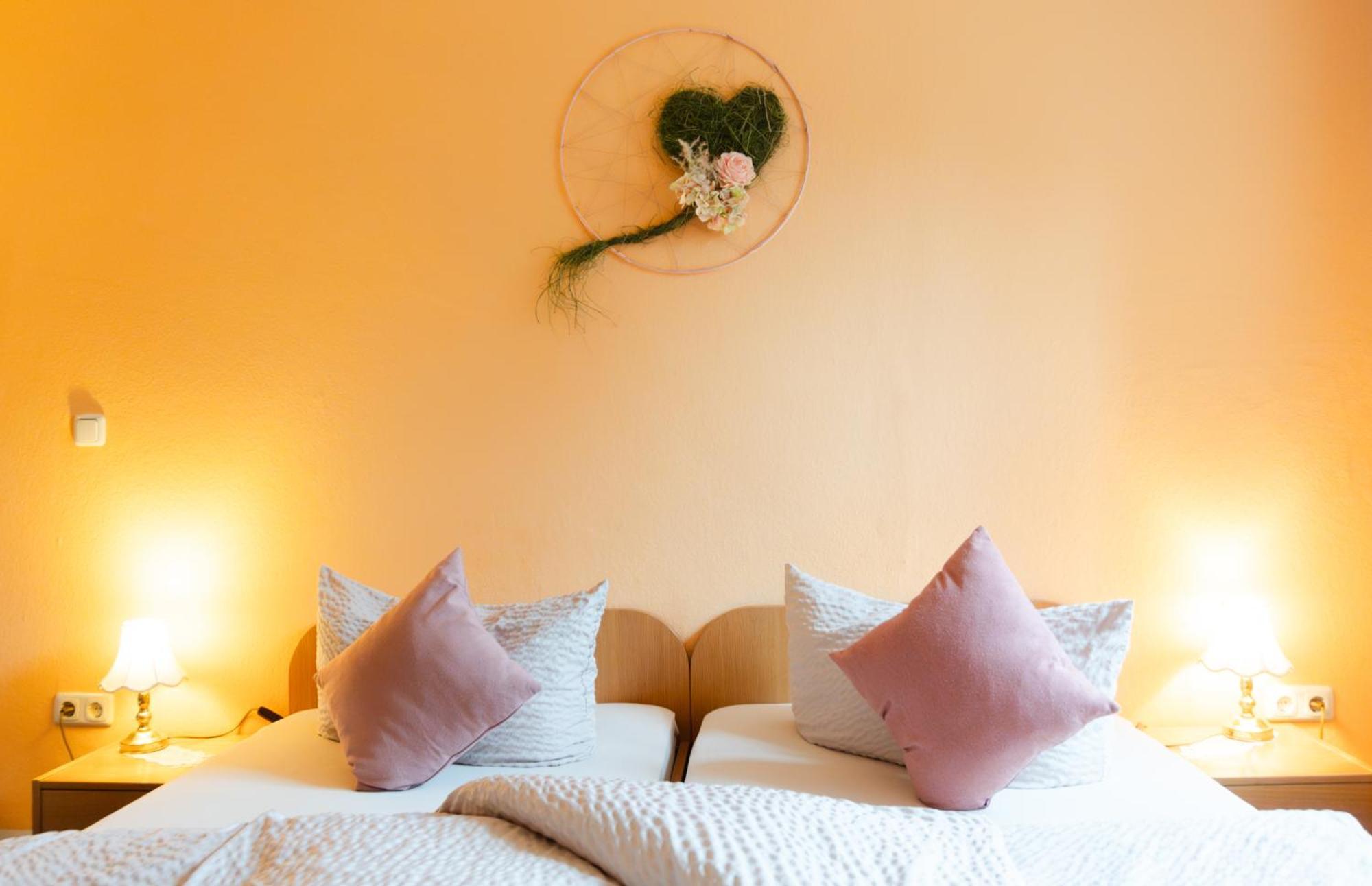 Gasthof Und Pension Hammerschaenke Wildenthal Room photo